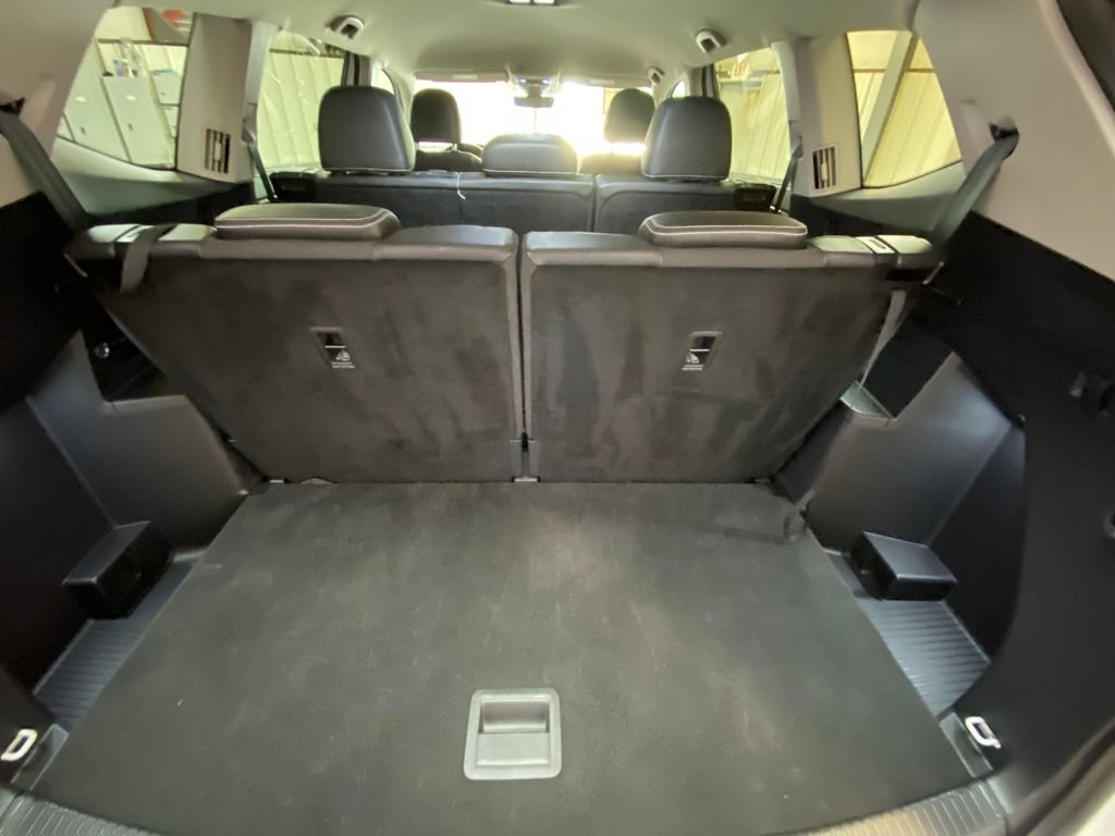 Used 2025 Volkswagen Atlas SE FWD image 30