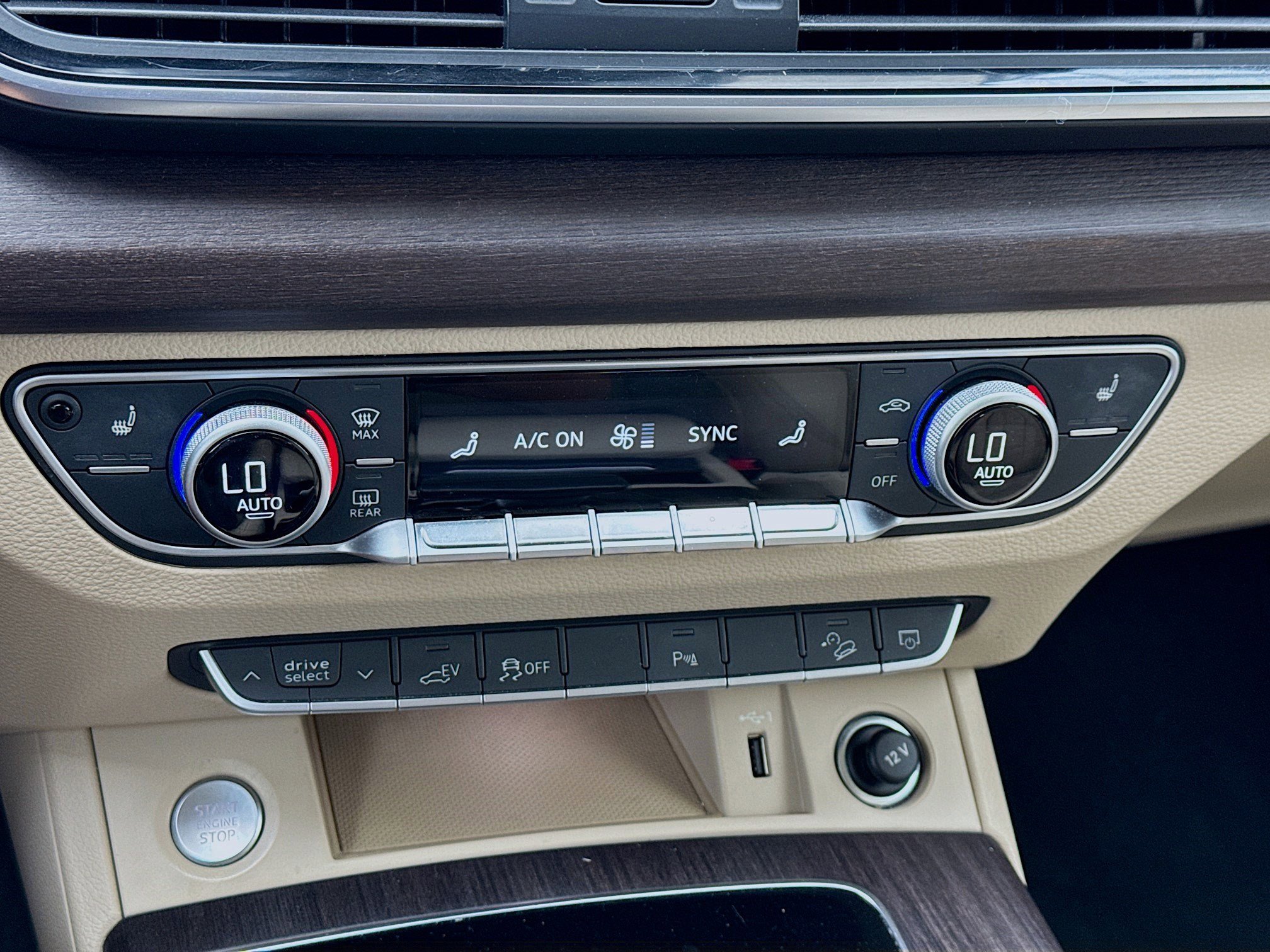 Used 2022 Audi Q5 e Premium w/ Convenience Package image 12