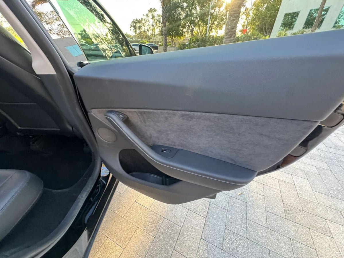 Used 2023 Tesla Model Y Long Range AWD/4WD image 33