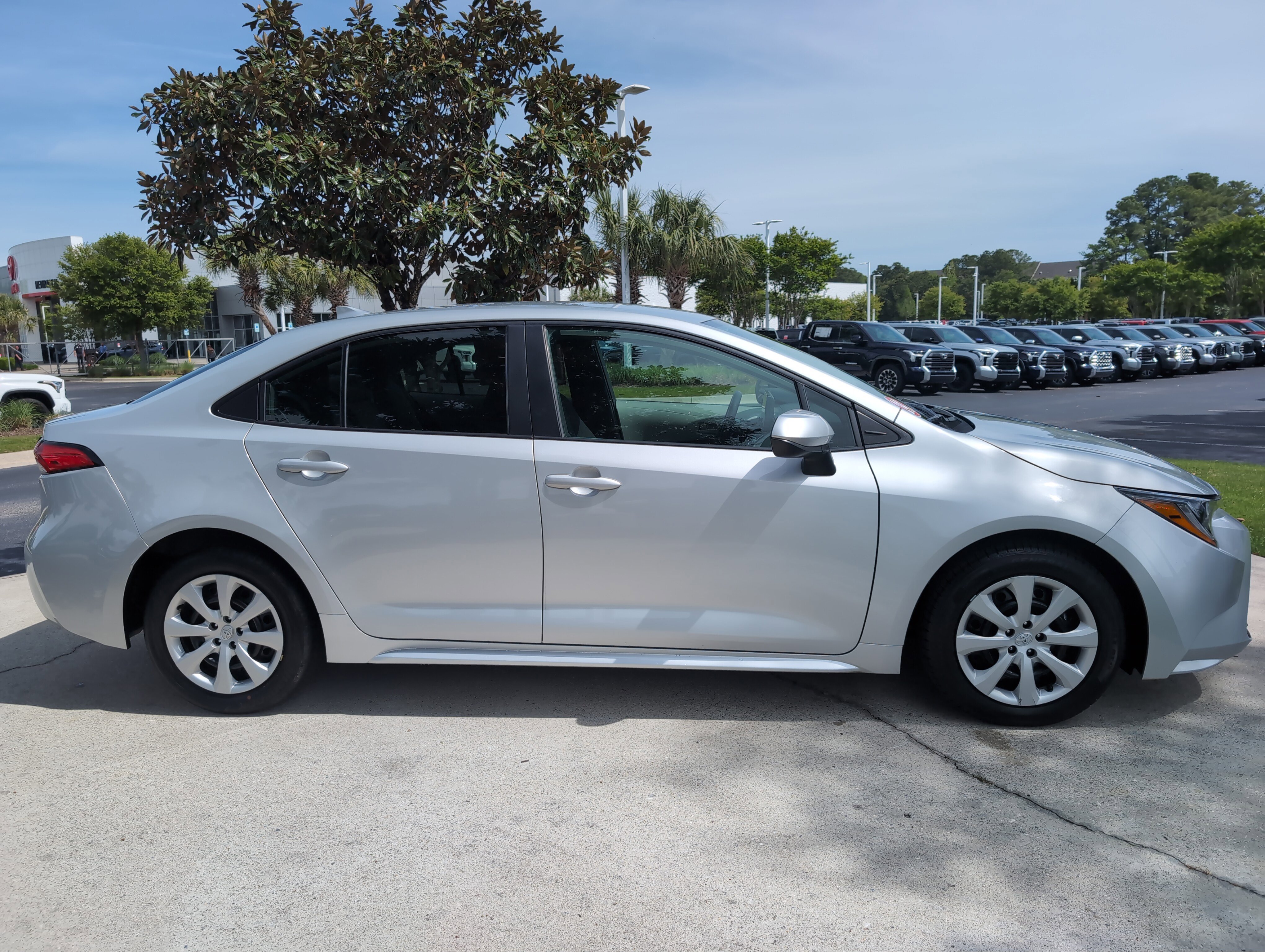 Certified 2024 Toyota Corolla LE FWD image 10