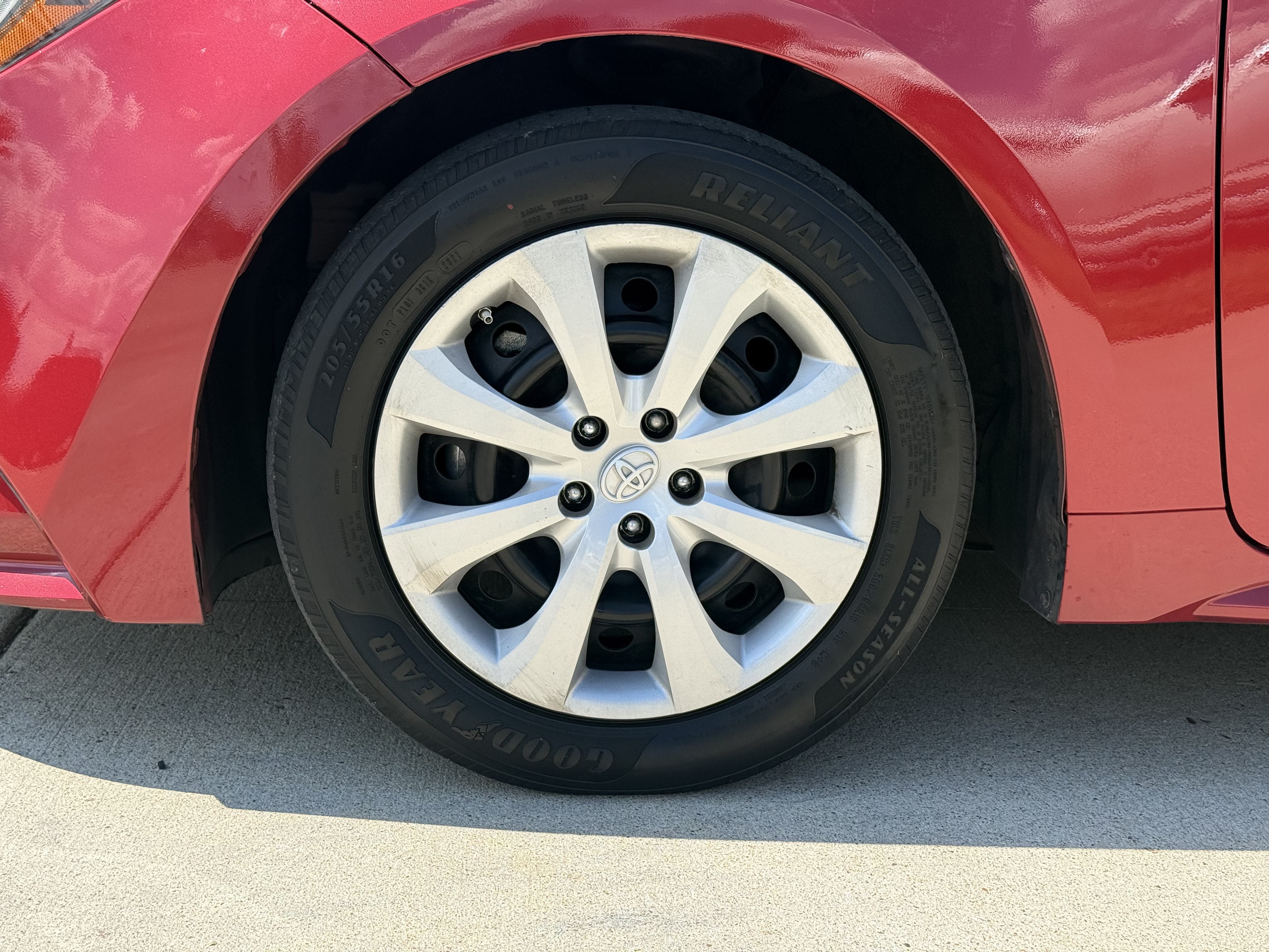 Used 2021 Toyota Corolla LE FWD image 18
