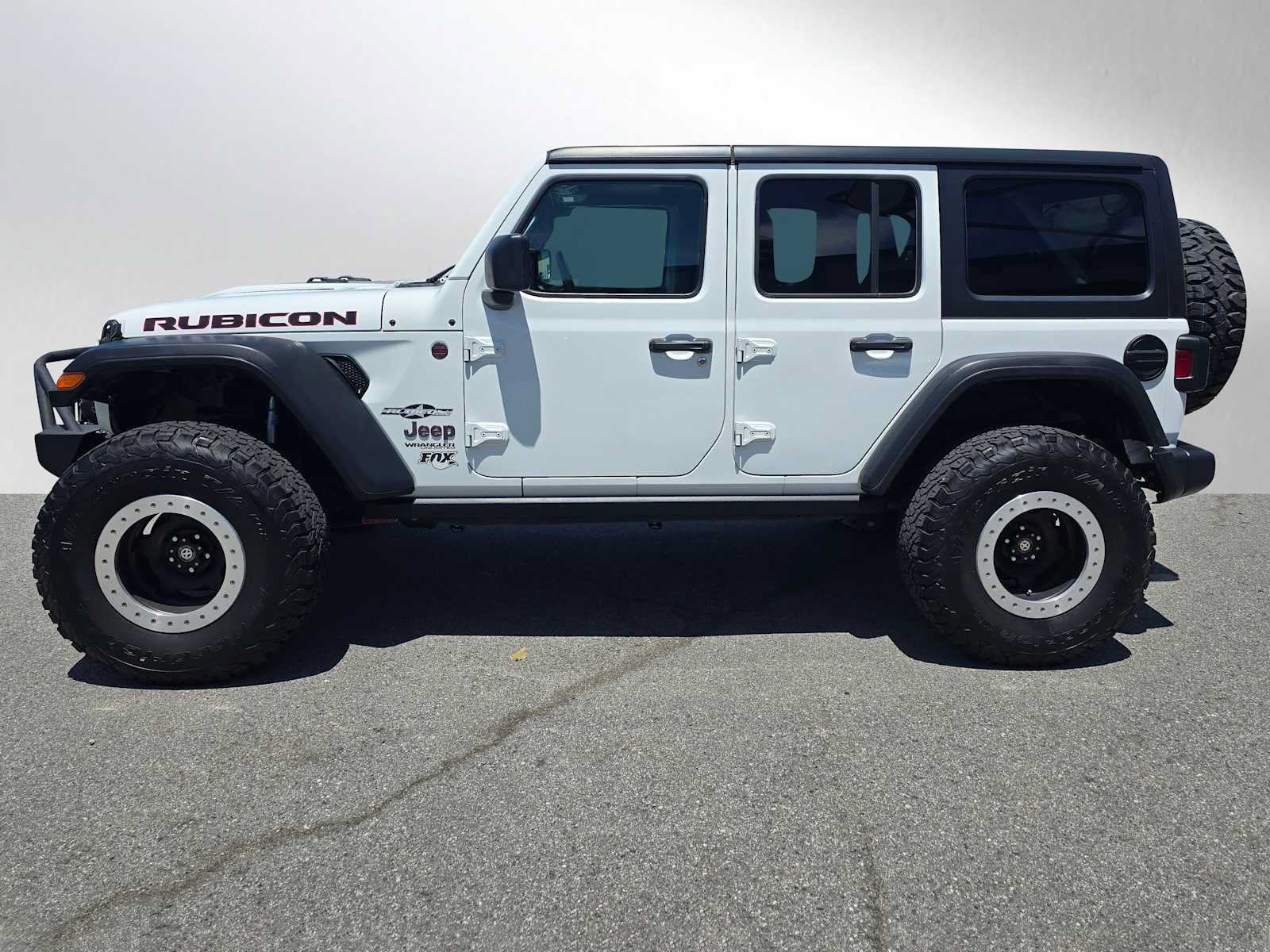 Used 2021 Jeep Wrangler Unlimited Rubicon w/ Cold Weather Group AWD/4WD image 2