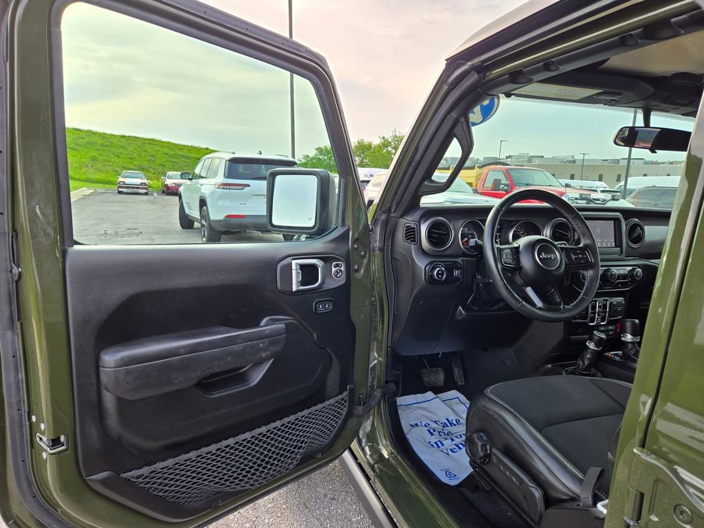 Used 2023 Jeep Gladiator Sport AWD/4WD image 14