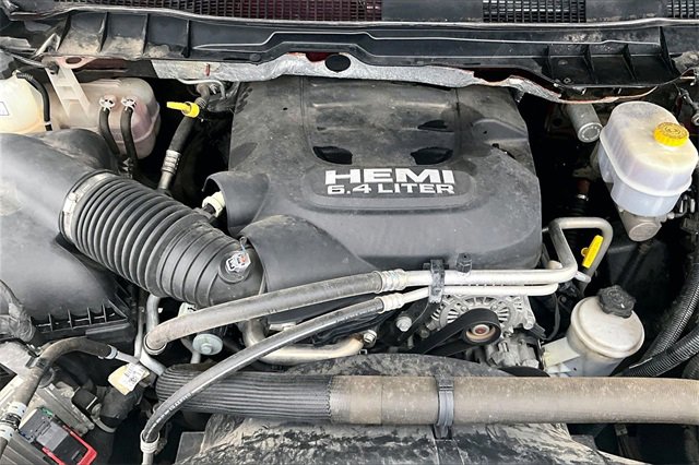 Used 2018 RAM 3500 Tradesman w/ Chrome Appearance Group image 32