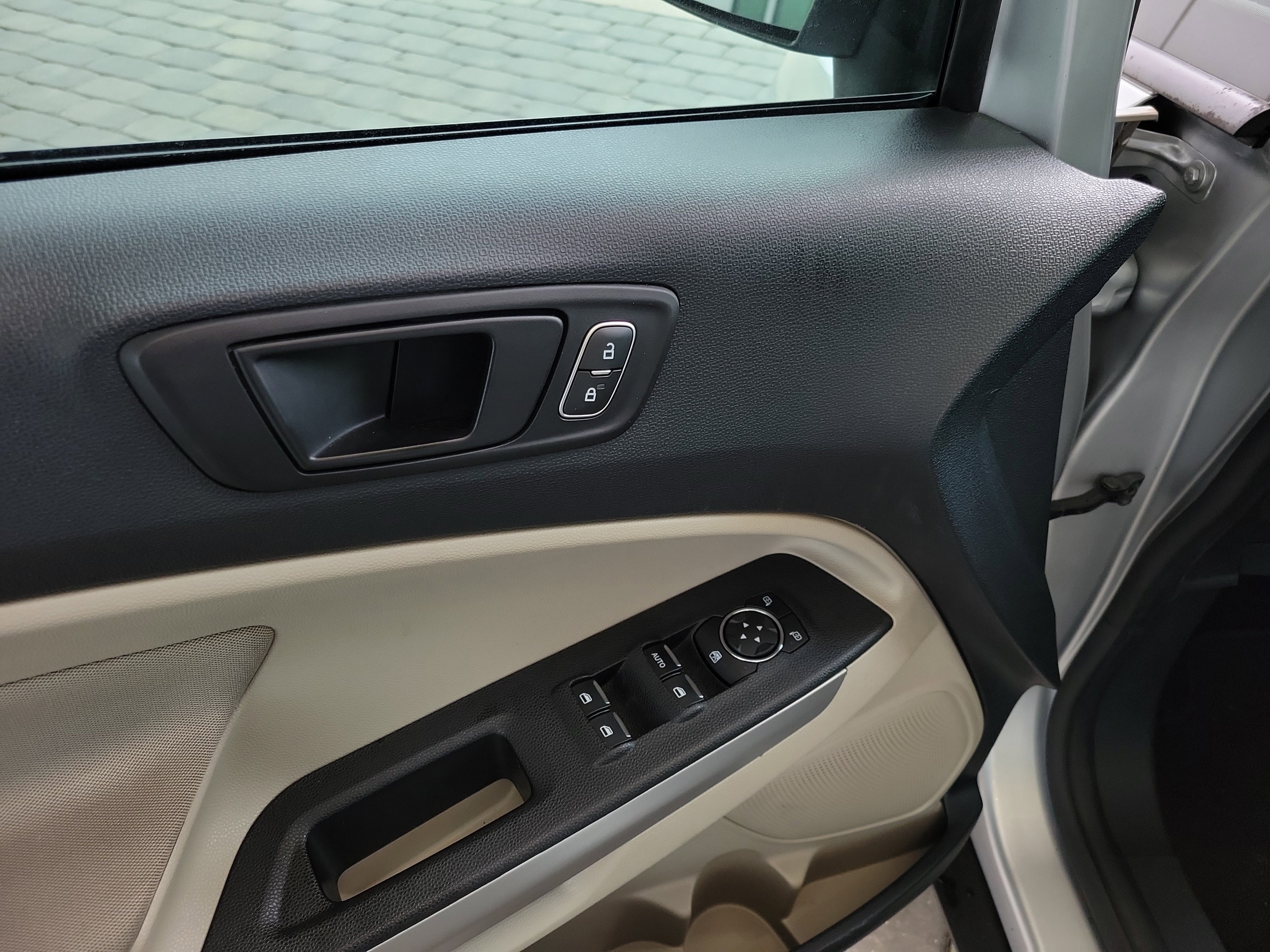 Used 2021 Ford EcoSport S image 11