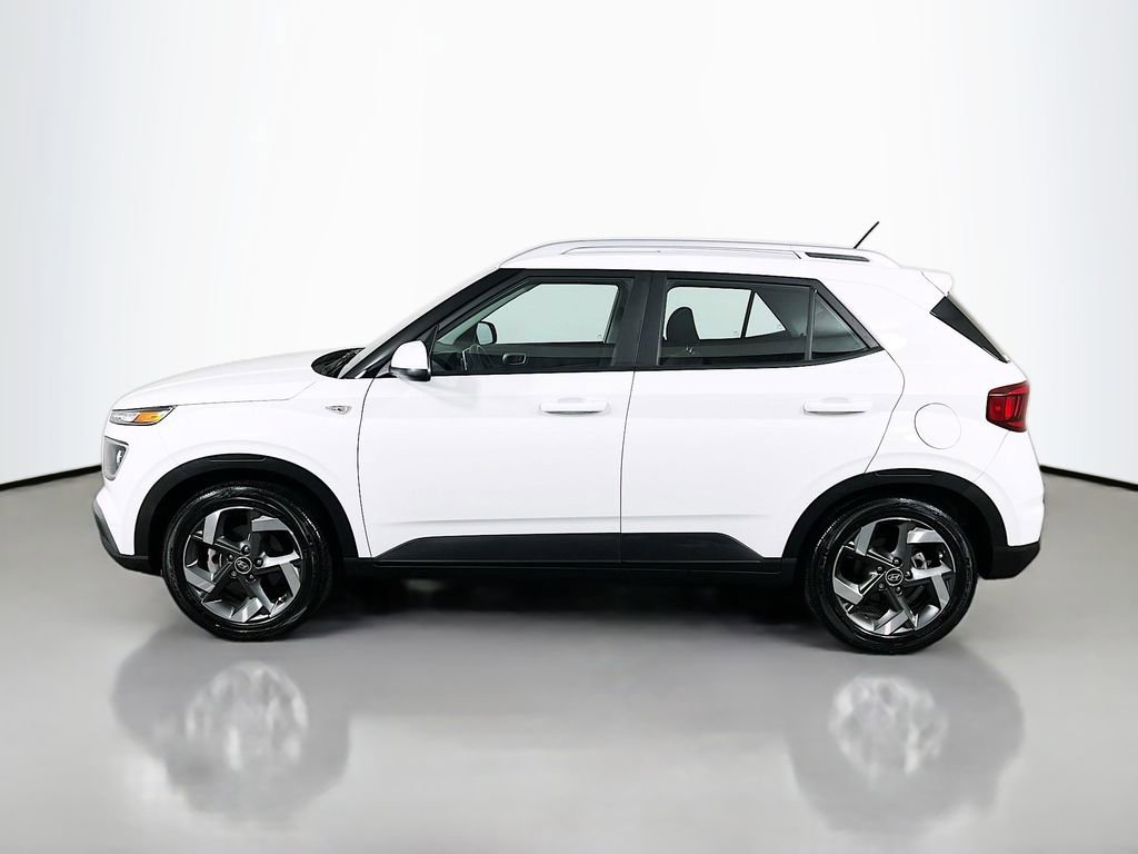 Used 2023 Hyundai Venue SEL w/ Cargo Package FWD image 8