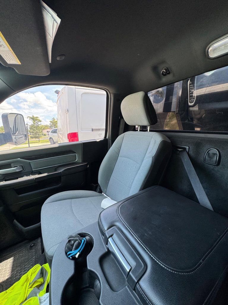 Used 2022 RAM 5500 SLT w/ Quick Order Package 2YG SLT RWD image 4