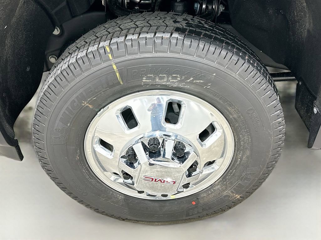 New 2026 GMC Sierra 3500 SLT image 32