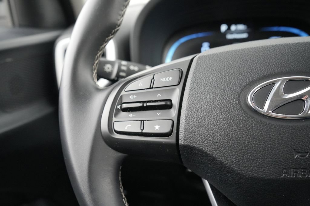 Certified 2023 Hyundai Venue Limited image 23