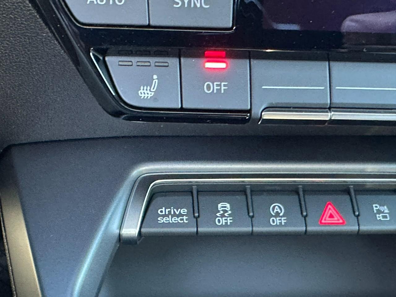 Certified 2025 Audi A3 2.0T Premium w/ Convenience Package image 28