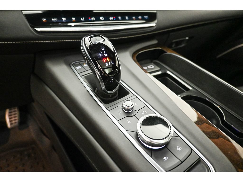 Certified 2024 Cadillac Escalade Sport Platinum w/ LPO, ONYX Package AWD/4WD image 16
