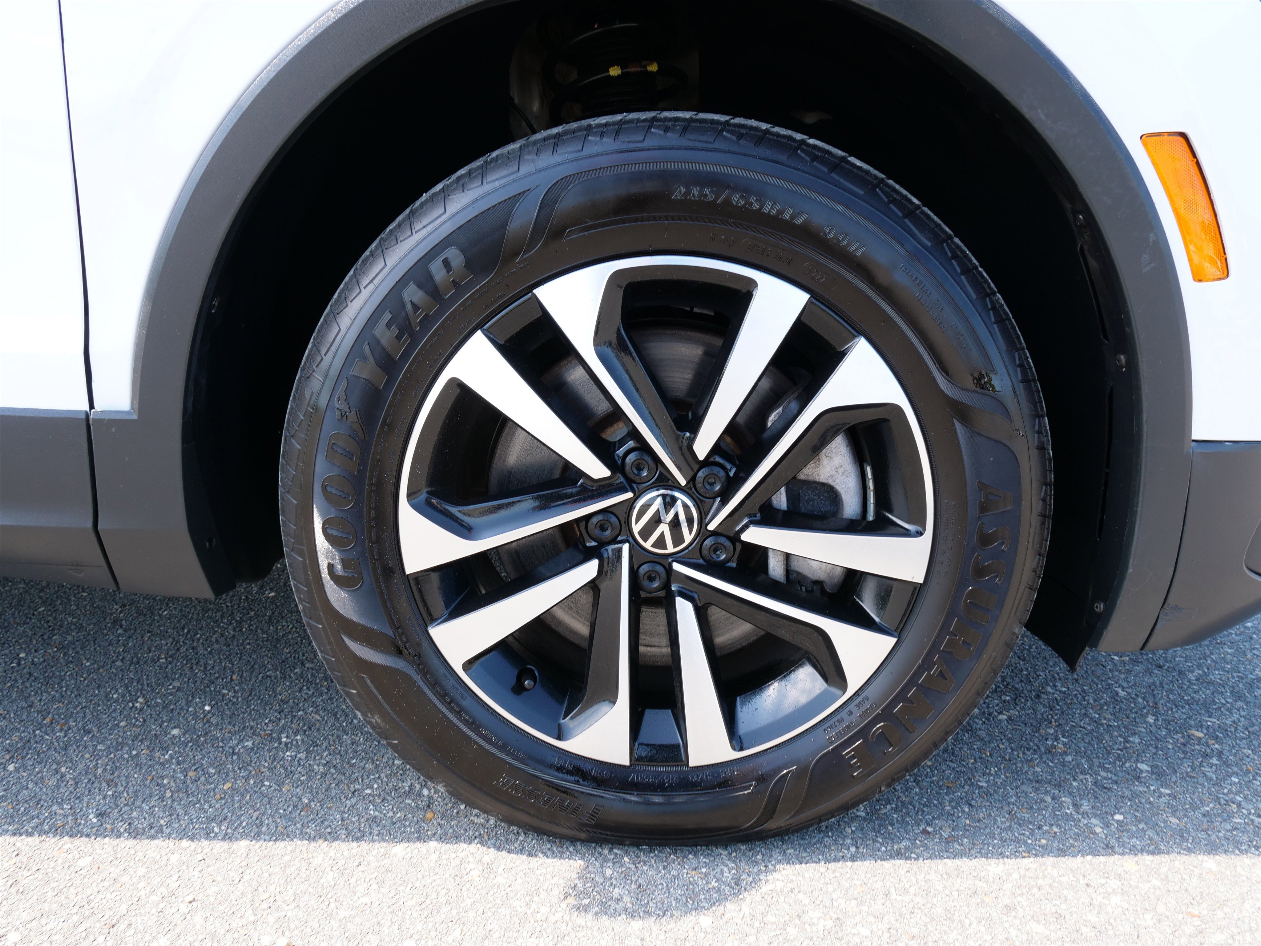 Used 2023 Volkswagen Tiguan S image 10