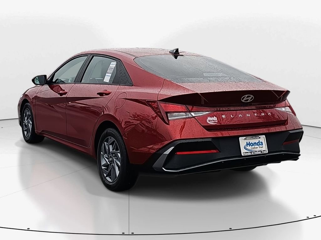 Used 2024 Hyundai Elantra SEL image 6