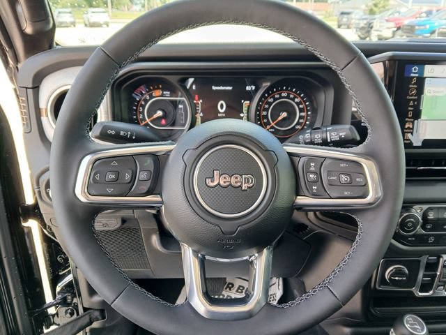 New 2025 Jeep Wrangler Unlimited Sahara w/ Technology Group AWD/4WD image 21