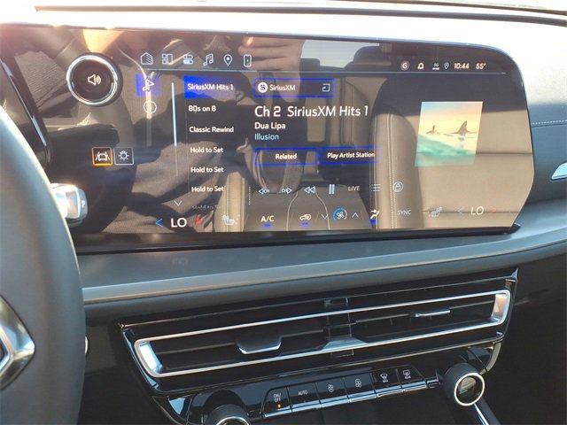 New 2026 Chevrolet Traverse LT w/ Sun and Wheel Package image 13