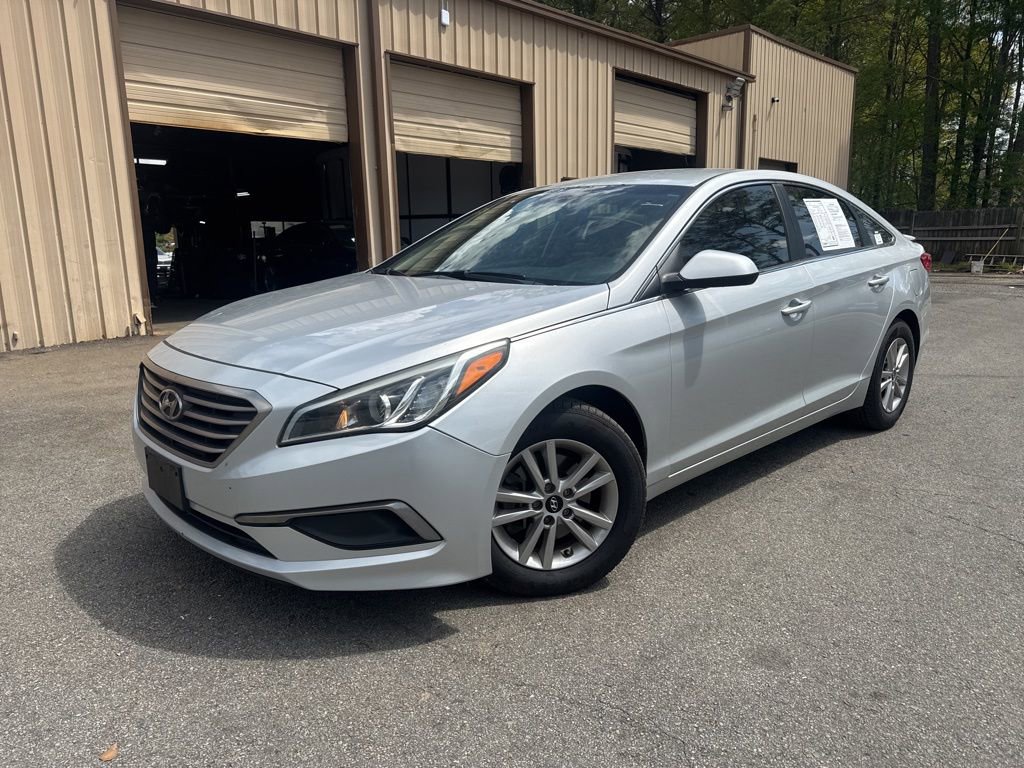 Used 2017 Hyundai Sonata SE w/ Cargo Package