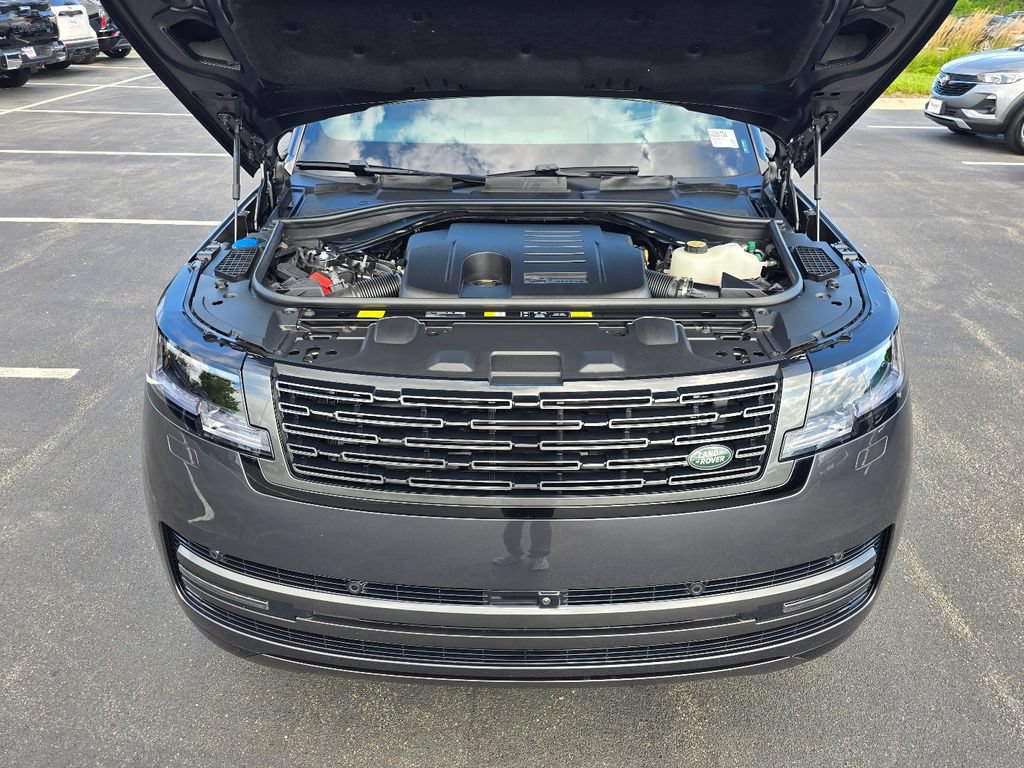 Used 2026 Land Rover Range Rover SE AWD/4WD image 25