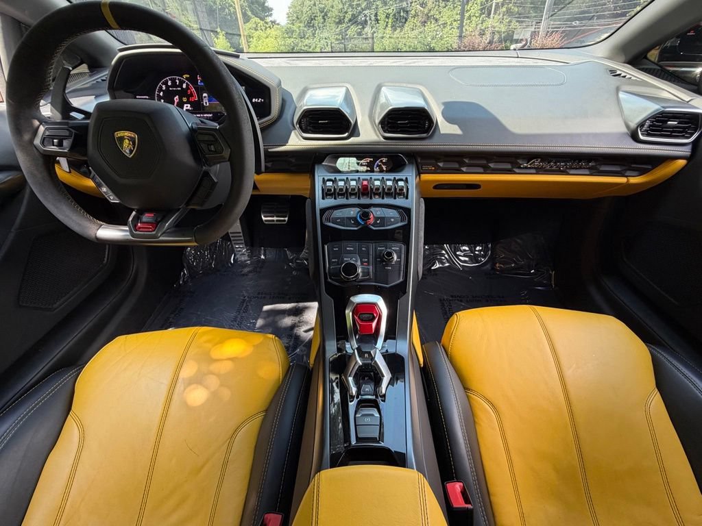 Used 2015 Lamborghini Huracan LP 610-4 AWD/4WD image 35