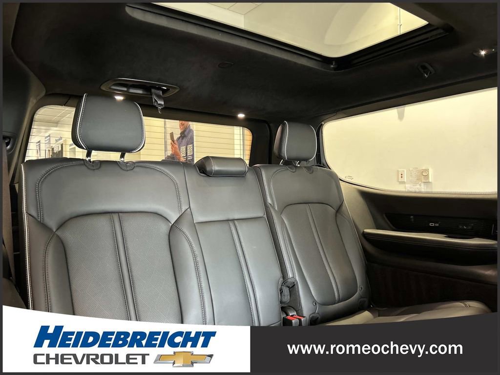 Used 2022 Jeep Grand Wagoneer Series II w/ Flexible Seating Group AWD/4WD image 37