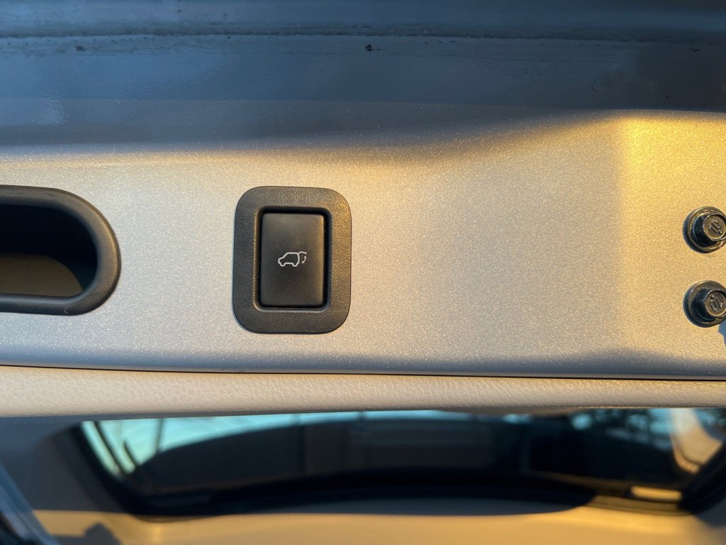 Used 2015 Toyota Highlander Limited image 13