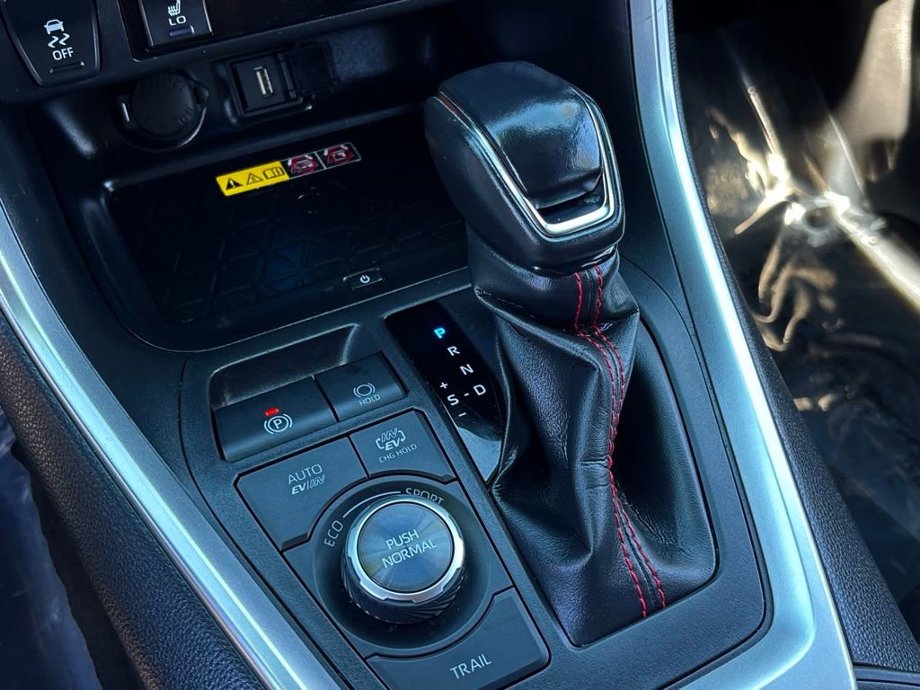 Used 2022 Toyota RAV4 XSE w/ Weather Package image 22