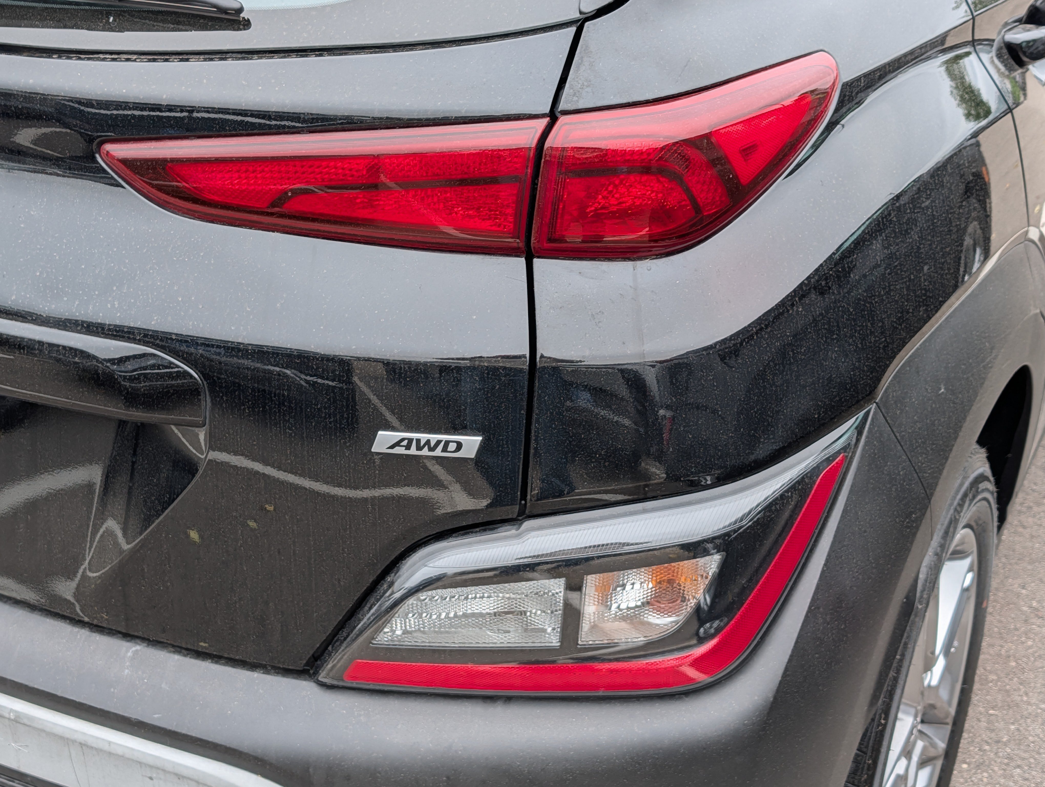 Certified 2023 Hyundai Kona SE w/ Cargo Package AWD/4WD image 17