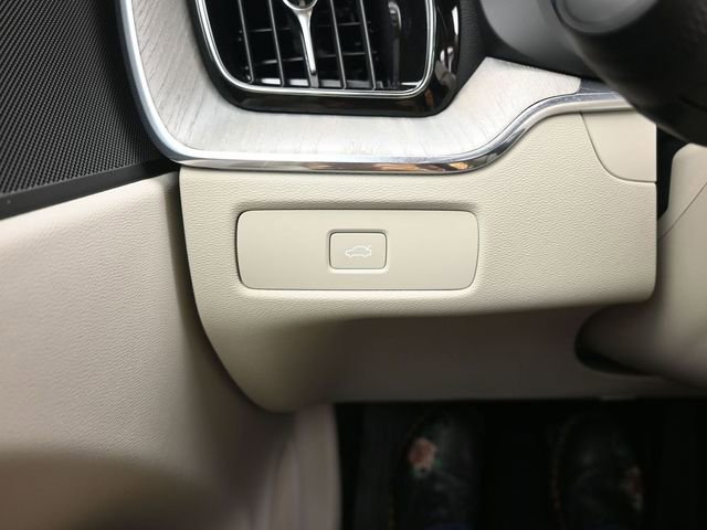 Used 2024 Volvo XC60 B5 Plus image 28