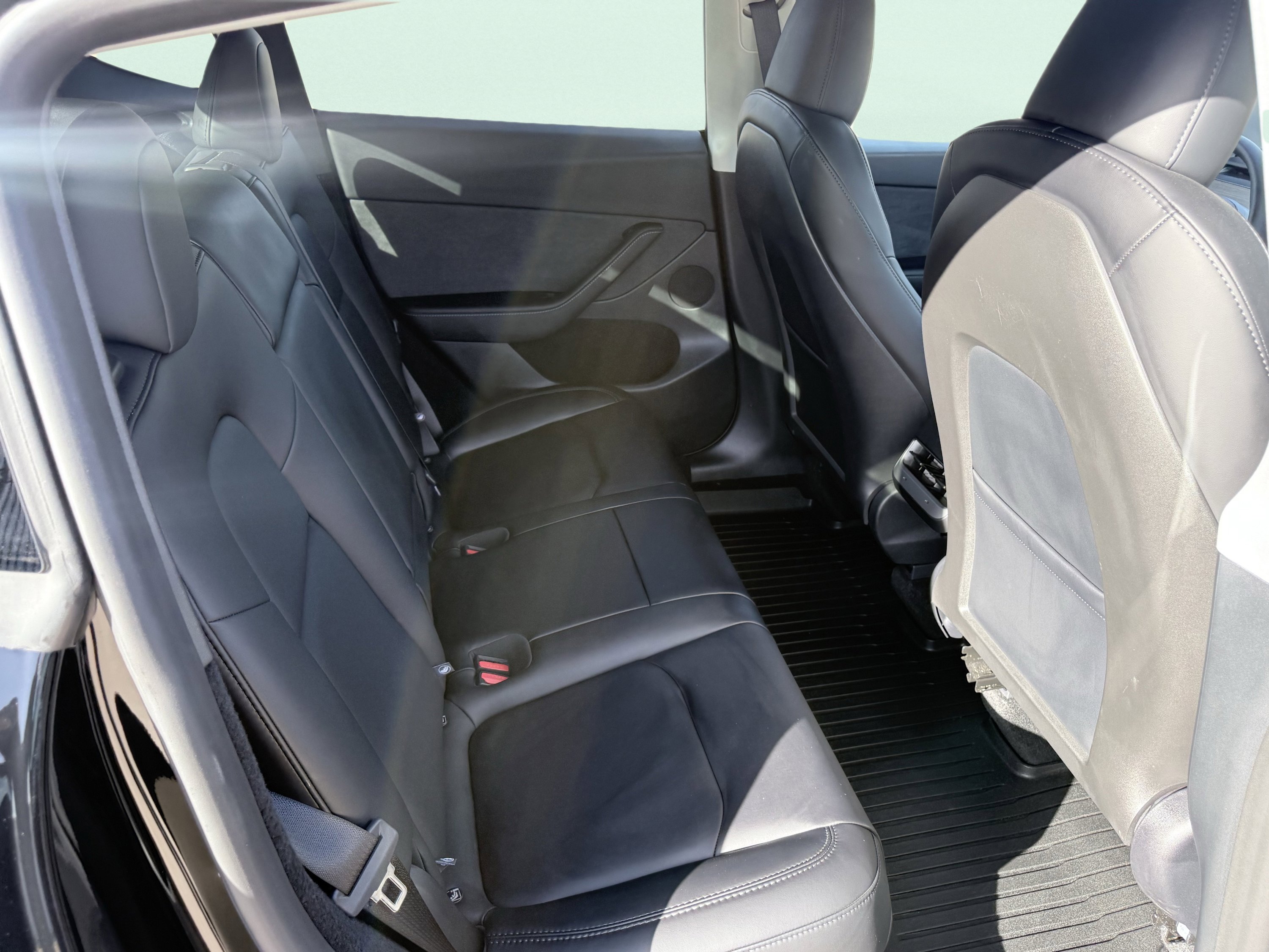 Used 2025 Tesla Model Y Long Range image 38