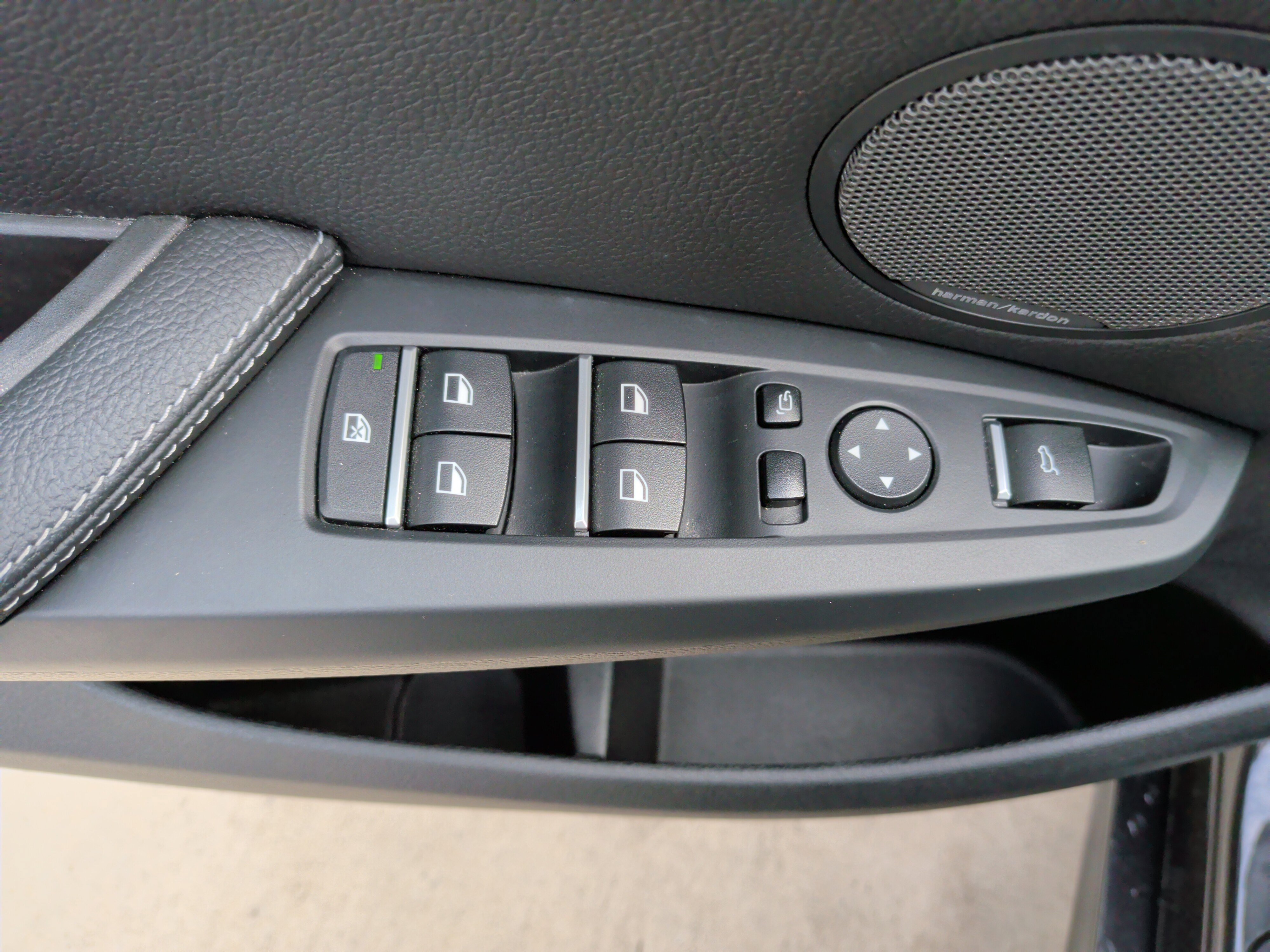 Used 2017 BMW X4 M40i image 15