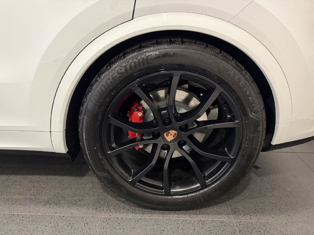 New 2026 Porsche Cayenne S AWD/4WD image 11