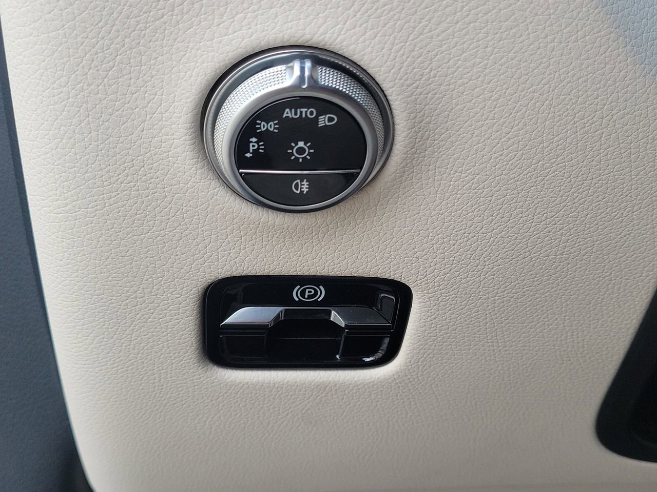 New 2026 Mercedes-Benz GLC 300 image 22