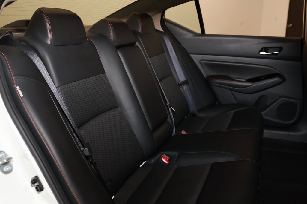 Used 2023 Nissan Altima 2.5 SR image 14