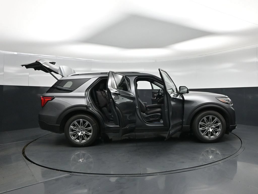 New 2026 Ford Explorer Platinum RWD image 4