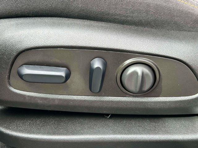 Used 2023 Chevrolet Equinox LT AWD/4WD image 19