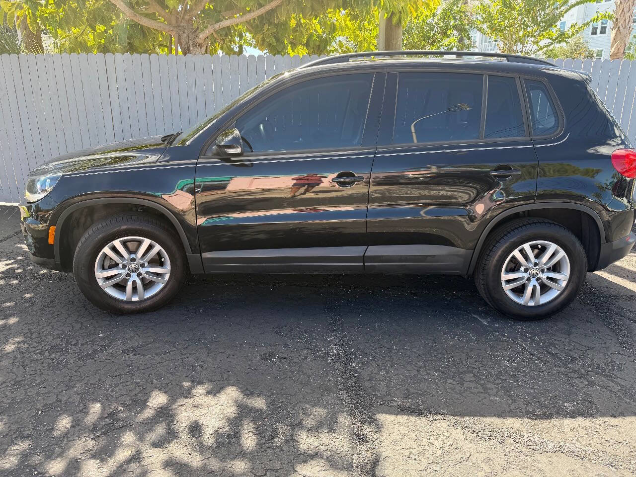 Used 2016 Volkswagen Tiguan S image 16