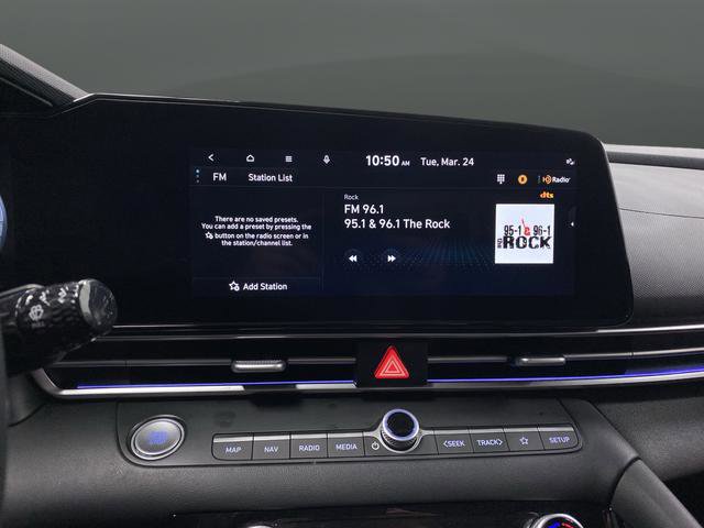 Certified 2025 Hyundai Elantra Limited image 19