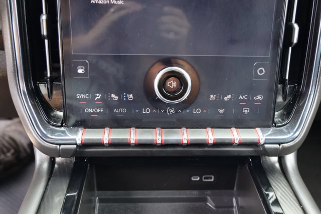 Used 2025 GMC Yukon AT4 AWD/4WD image 22