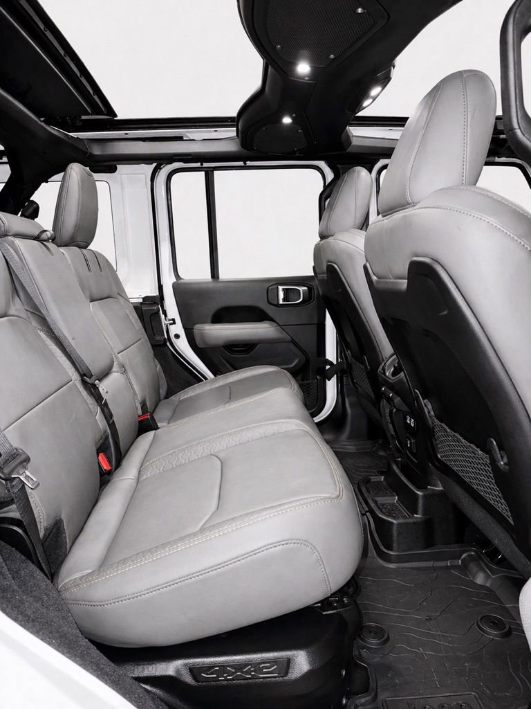 Used 2024 Jeep Wrangler High Altitude AWD/4WD image 13
