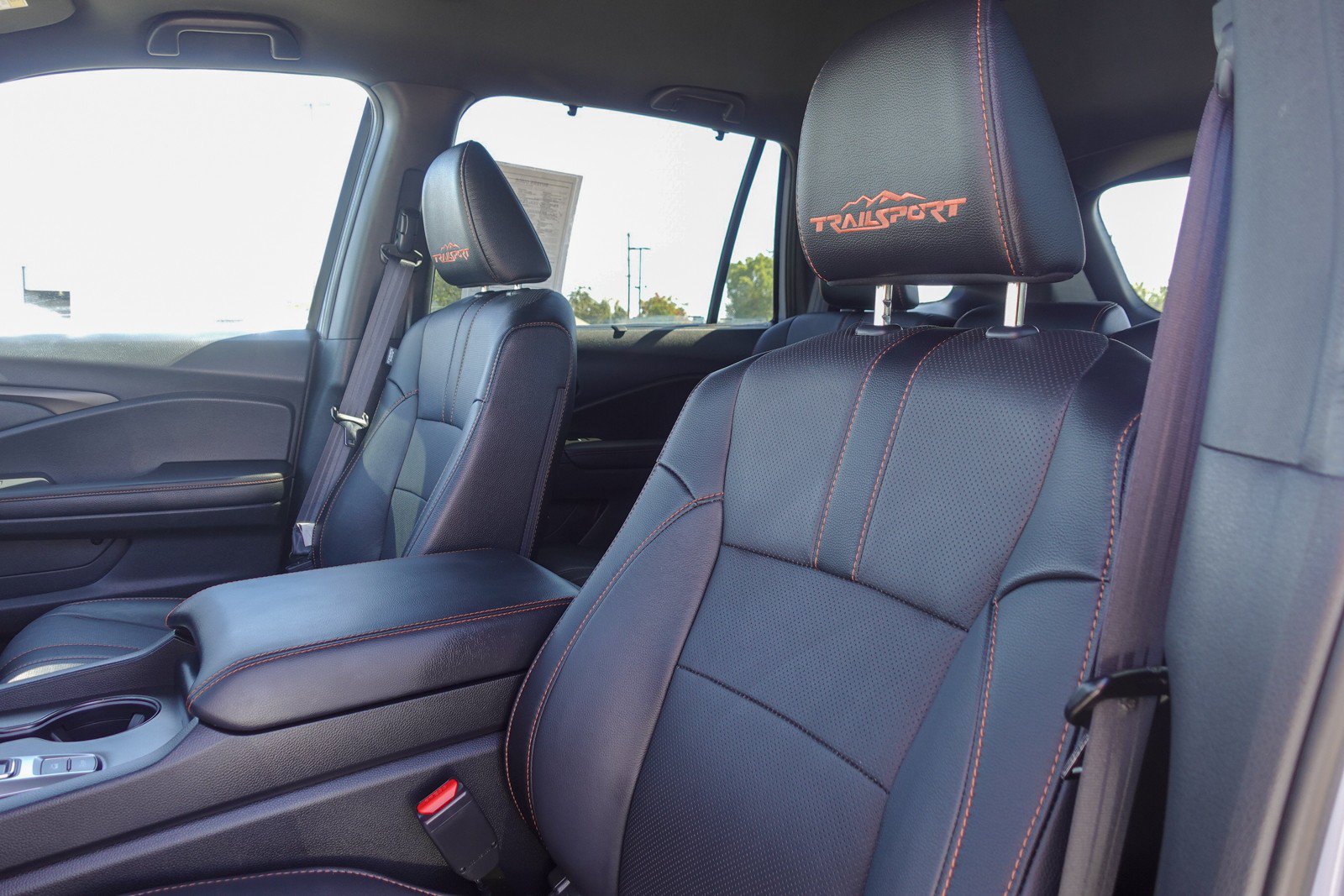 Used 2025 Honda Passport TrailSport image 12