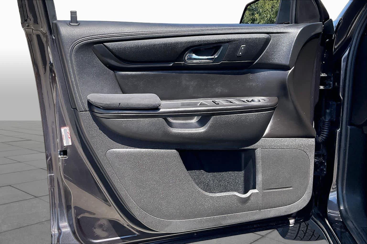 Used 2016 GMC Acadia SLE FWD image 21
