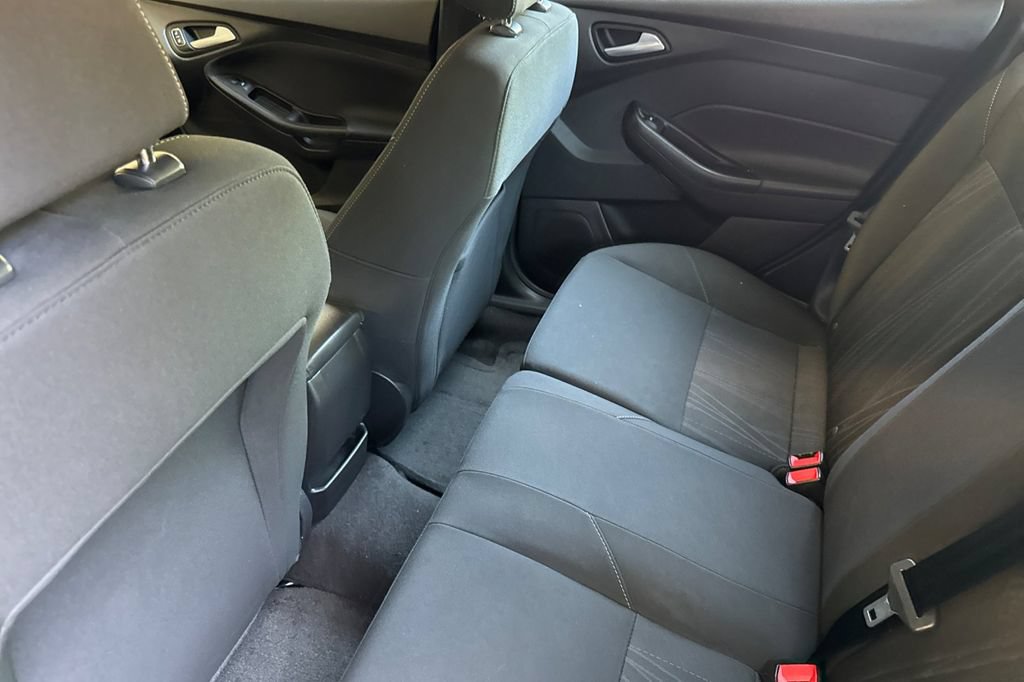 Used 2018 Ford Focus SE FWD image 12