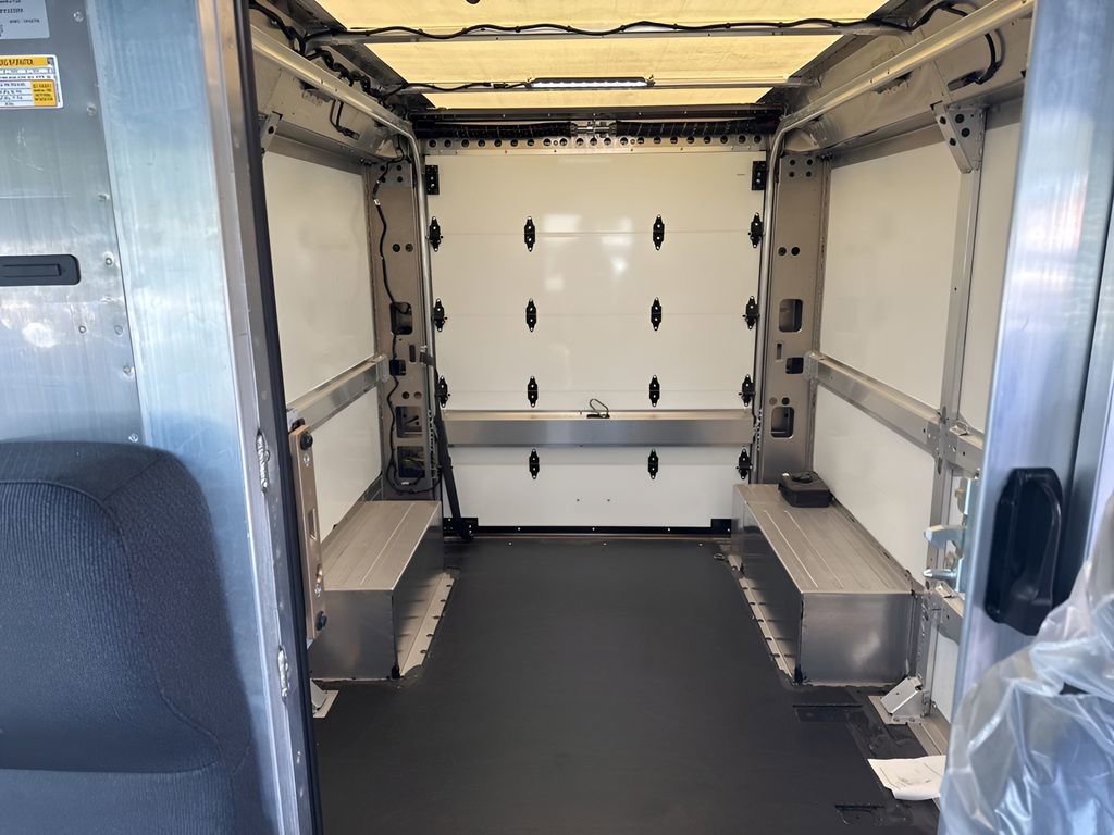 Used 2024 Chevrolet Brightdrop 400 w/ Commercial Equipment Package AWD/4WD image 10