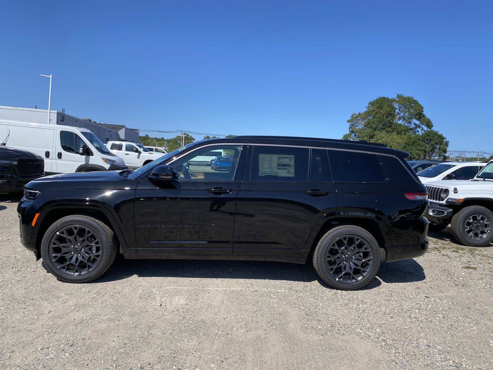 New 2027 Jeep Grand Cherokee L Summit w/ Obsidian Package AWD/4WD image 2