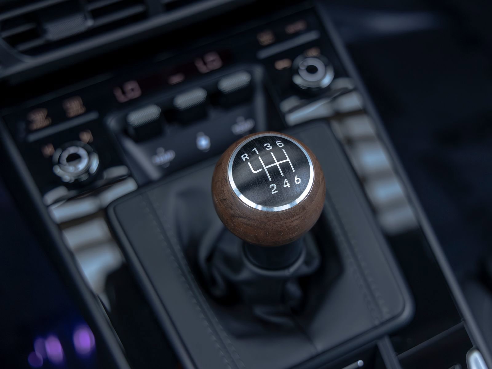 Used 2025 Porsche 911 Carrera T image 38