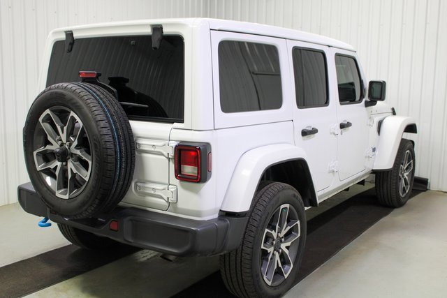 Used 2024 Jeep Wrangler Unlimited image 6