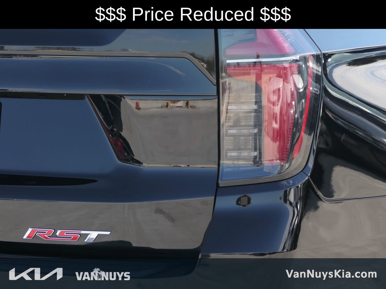 Used 2025 Chevrolet Tahoe RST image 4