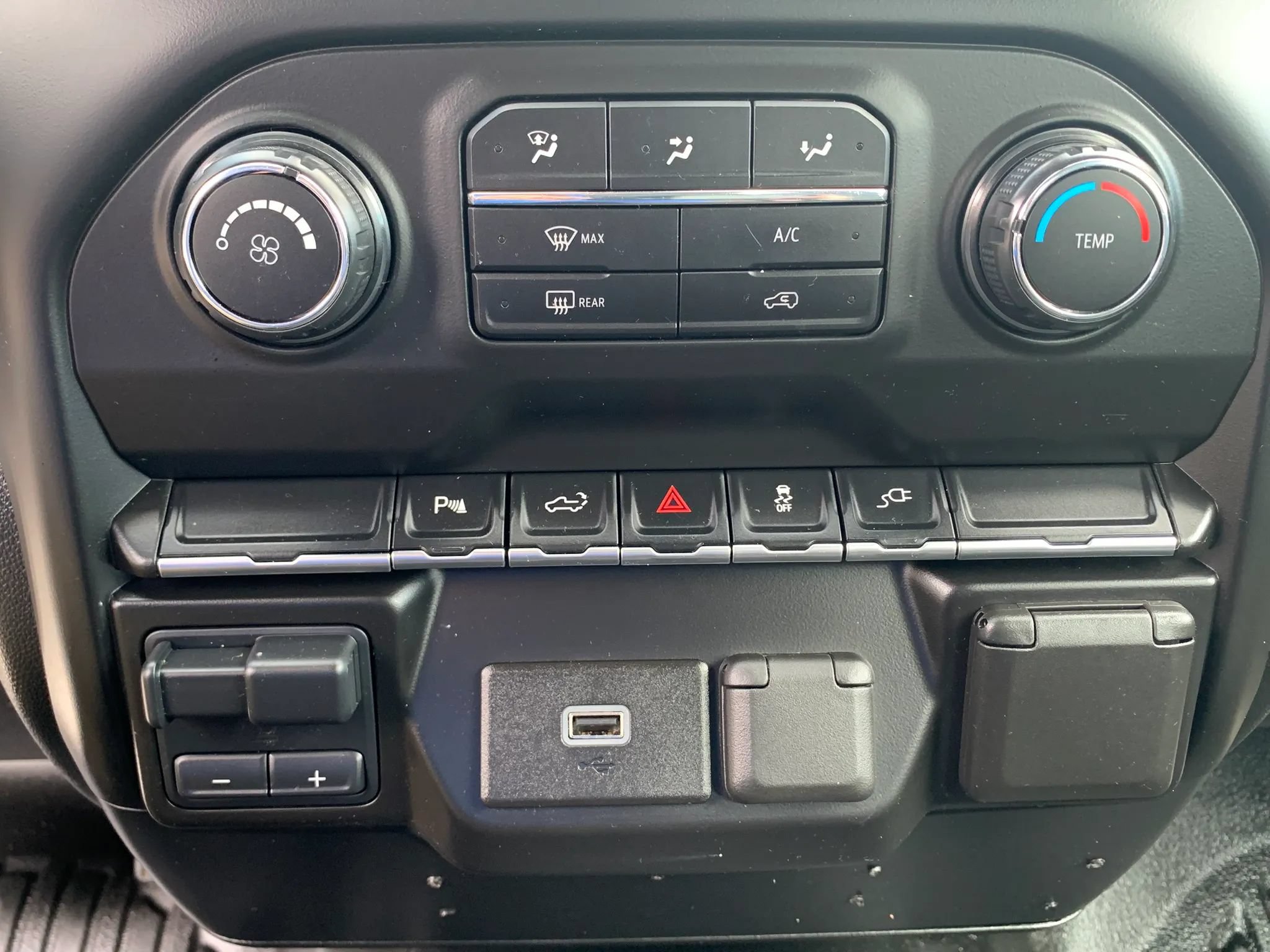 Used 2020 Chevrolet Silverado 1500 W/T w/ WT Safety Package AWD/4WD image 19