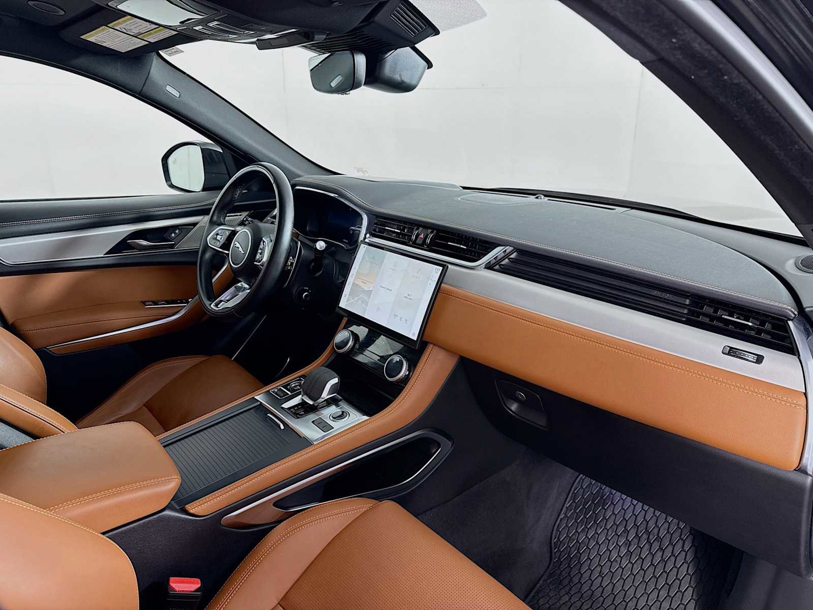 Used 2024 Jaguar F-PACE R-Dynamic S AWD/4WD image 29