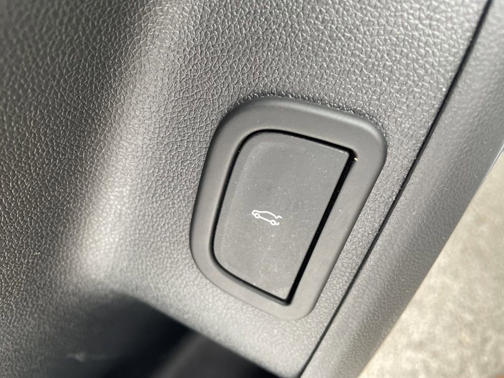 Used 2024 Chevrolet Traverse RS AWD/4WD image 16