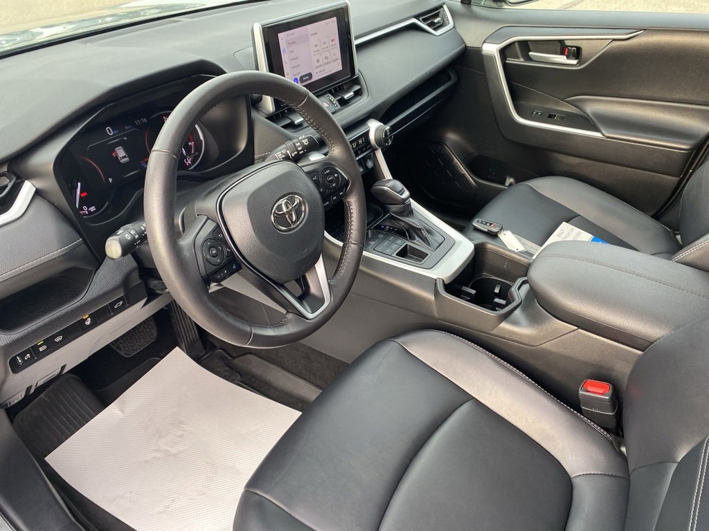 Used 2023 Toyota RAV4 XLE Premium image 23